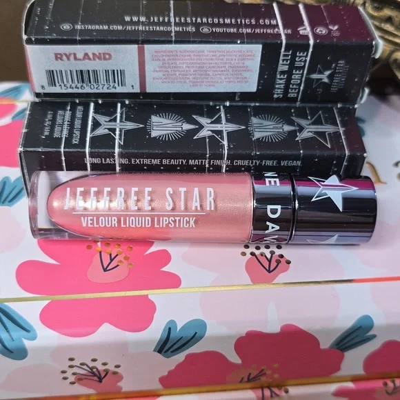 Ryland- velour liquid lipstick - Jeffree Star - Picture 3 of 3